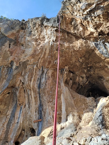 Voie Kid`s stone paradise à Manikia en Grèce, rappel de decscente