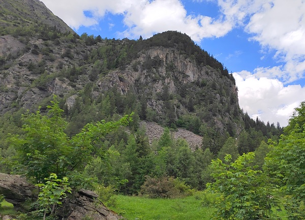 La Via cordata du Crôt vue de loin